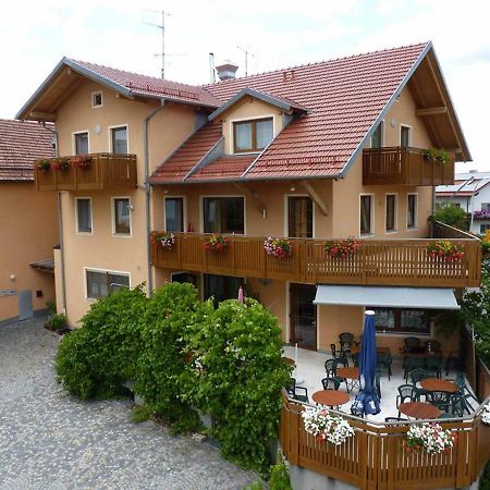 Gasthof-Pension-Metzgerei Jaeger Michelsneukirchen Exterior photo